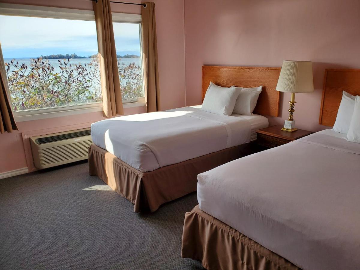 Thessalon Carolyn Beach Inn المظهر الخارجي الصورة