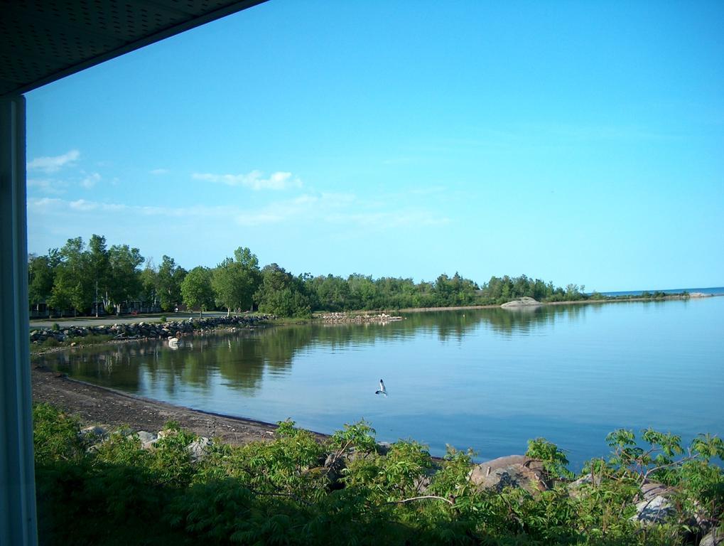 Thessalon Carolyn Beach Inn المظهر الخارجي الصورة