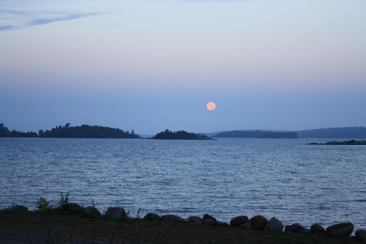 Thessalon Carolyn Beach Inn المظهر الخارجي الصورة